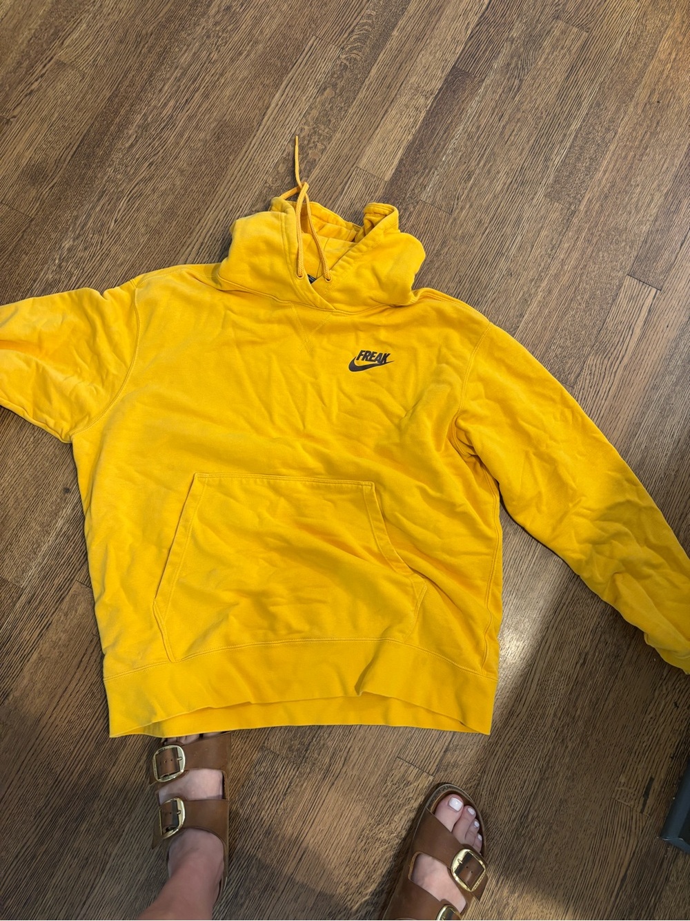 Nike Giannis FREAK-Yellow Pullover Hoodie with black Swoosh Tag